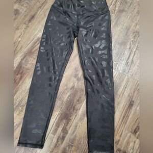 Kyodan Athletic Womens XS Black Camo  Thick Lined Leggings